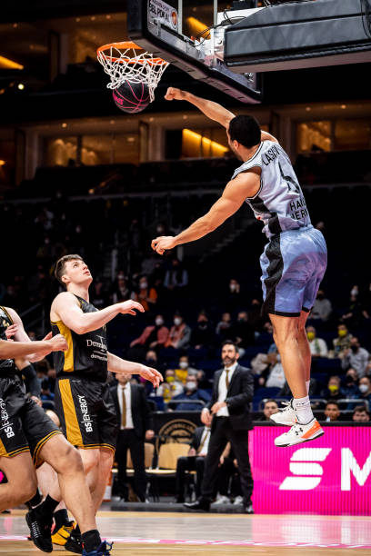 相比之下 相比之下