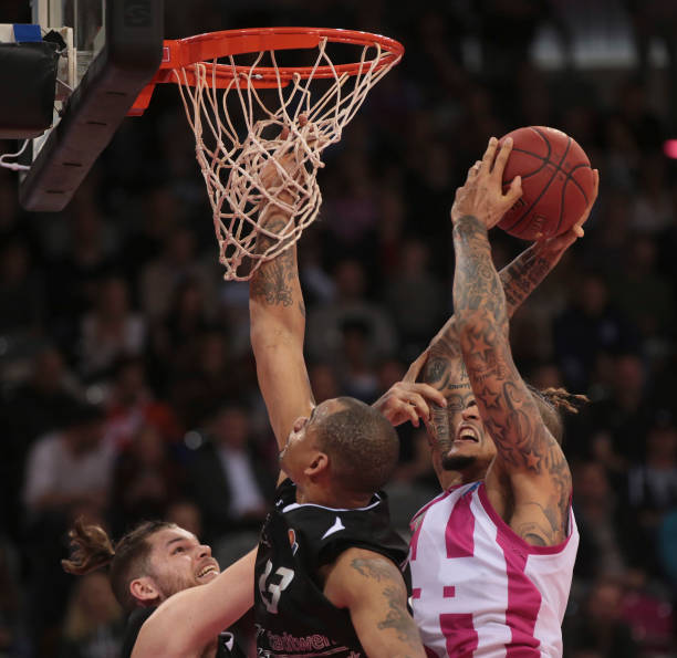 两位护框手 两位护框手